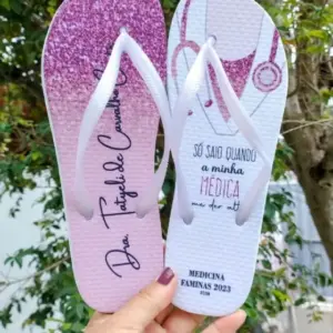 Chinelos Personalizados com estampas e cores exclusivas para você se destacar.